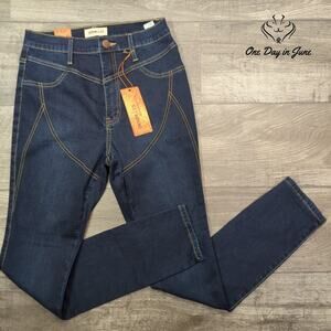 Denim 4 Us Juniors Skinny Jeans Dark Wash Contrast Stitching NWT Size 11